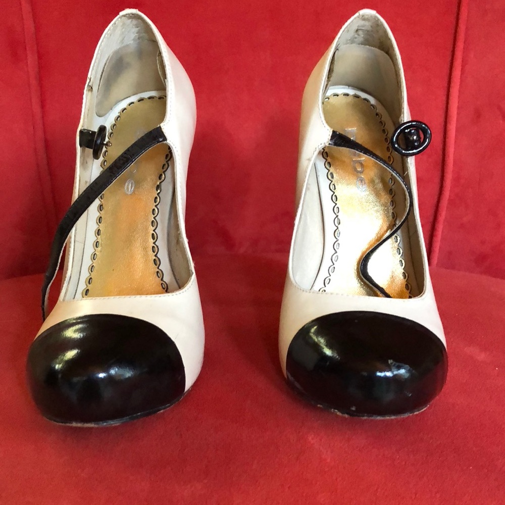 Bebe size 5 high heels